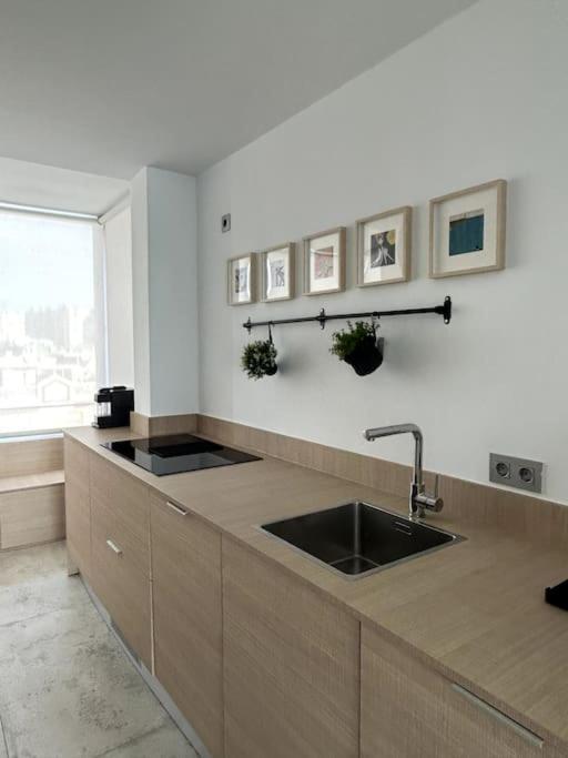 Moderno Y Completo Apartamento Frente Al Mar Malaga Ngoại thất bức ảnh